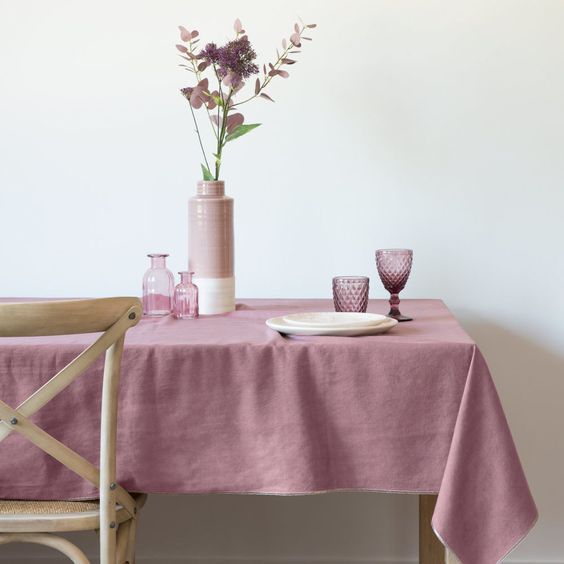 Pink tablecloth, overlock hem